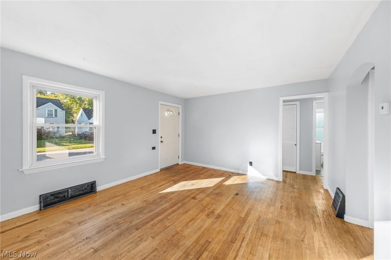12204 Wayland Avenue, Cleveland, OH - Photo 4