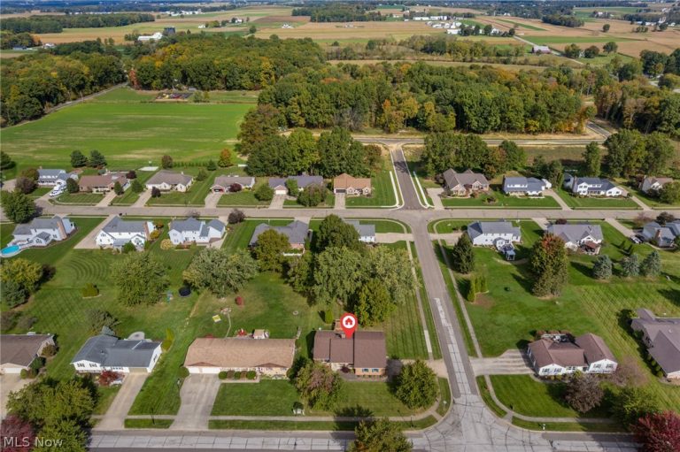 224 Tanglewood Drive, Dalton, OH - Photo 3