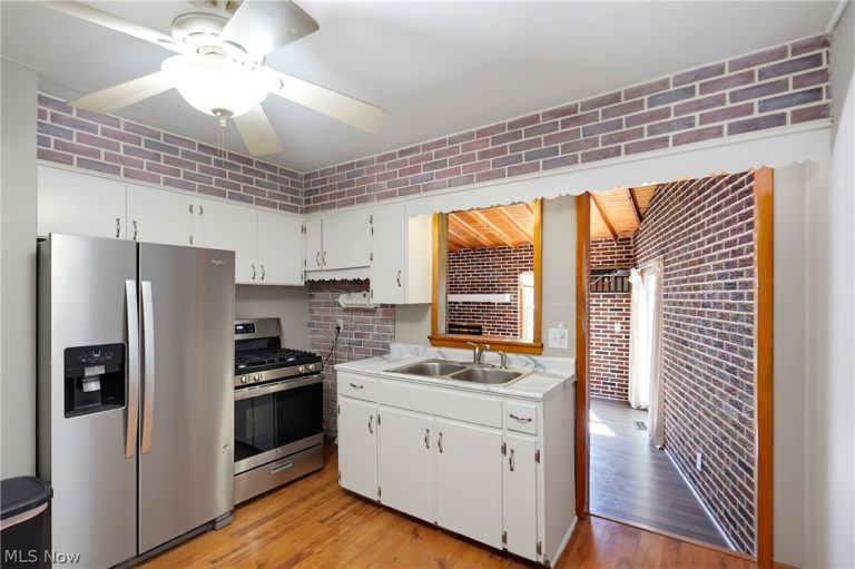 796 Indian Trail, Akron, OH - Photo 5