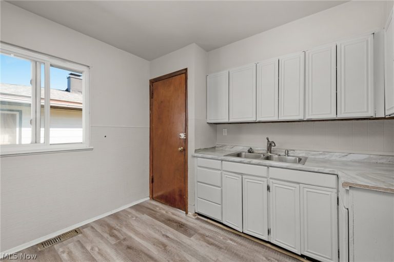 4769 174 Street, Cleveland, OH - Photo 5