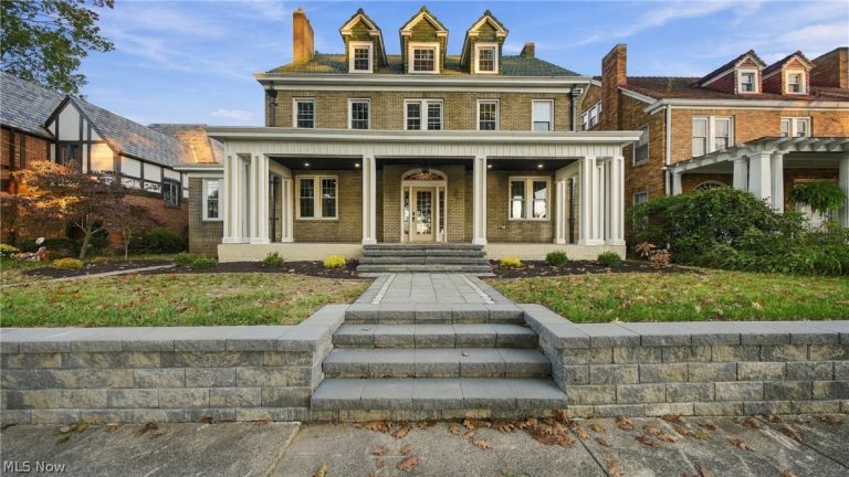 1702 Market Street, Parkersburg, WV, 26101