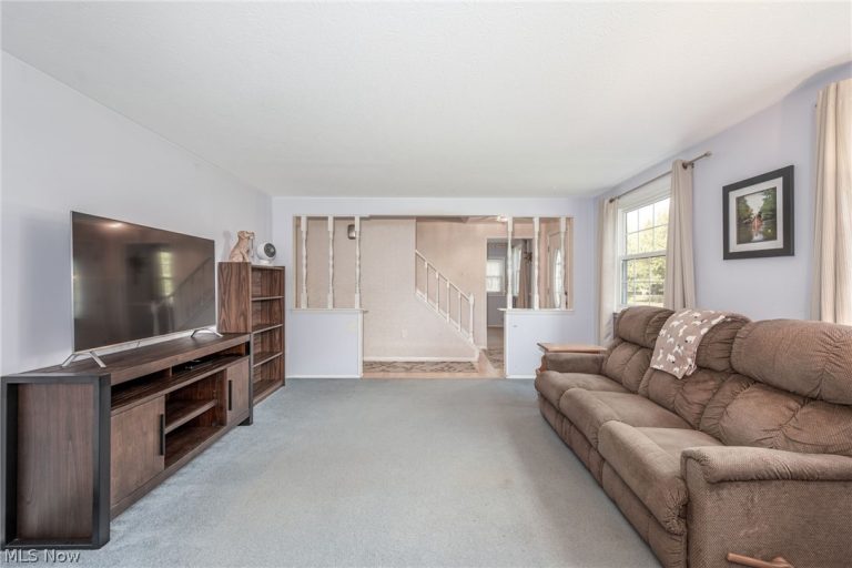 1800 Carver Lane, Hudson, OH - Photo 5