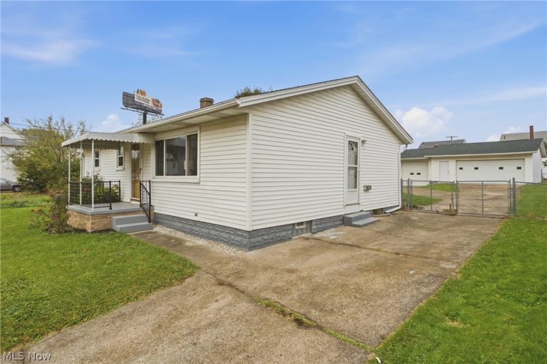 920 Clinton Avenue, Canton, OH - Photo 3