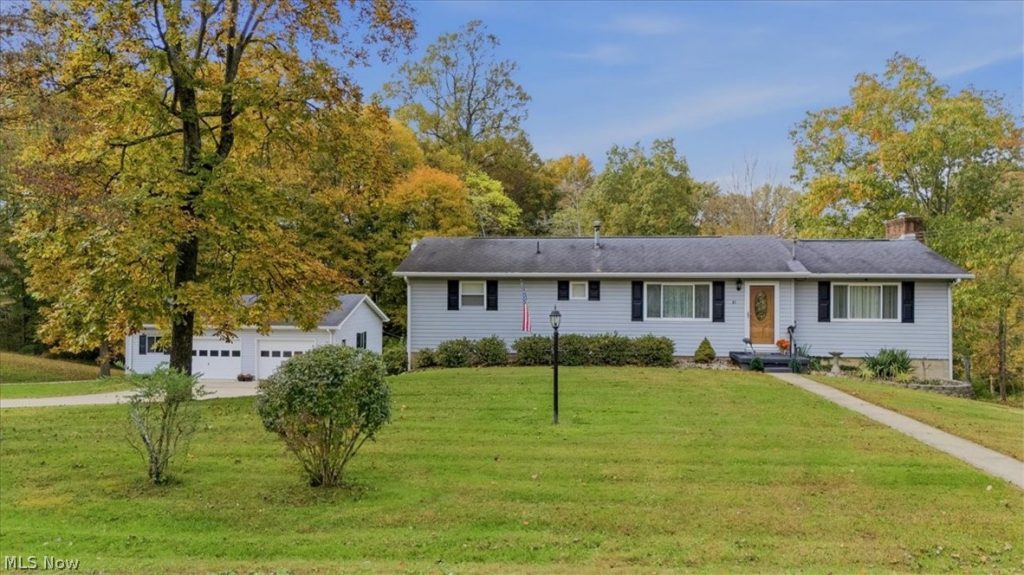 81 Pinecrest Drive, Washington, WV