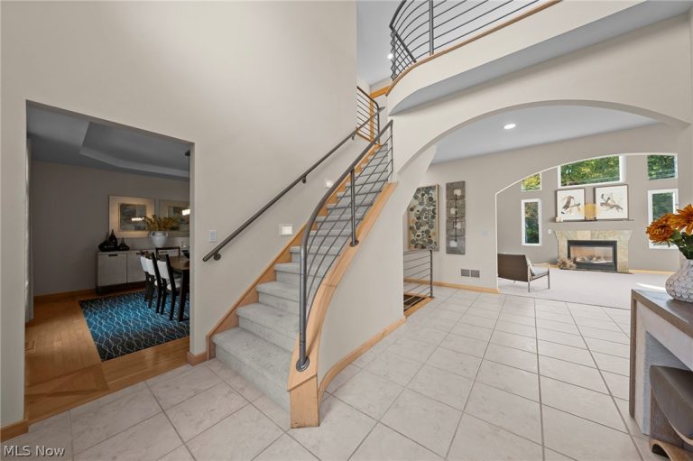 42 Ambrose Drive, Hudson, OH - Photo 3