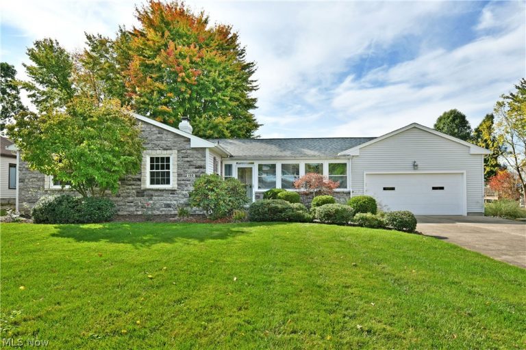 190 Maple Leaf Drive, Hubbard, OH, 44425