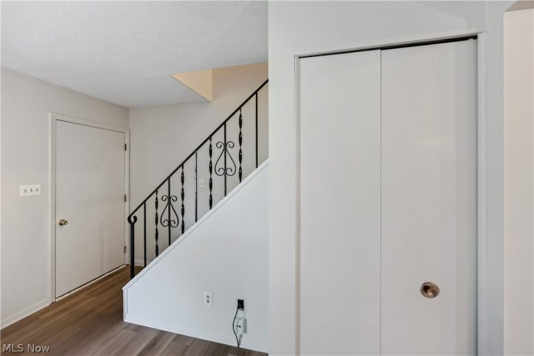 3367-3371 Hiwood Avenue, Stow, OH - Photo 5