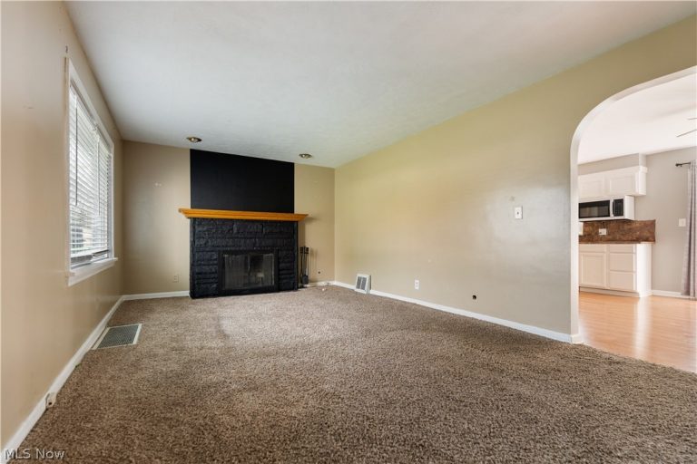 2551 Harsh Avenue, Massillon, OH - Photo 3