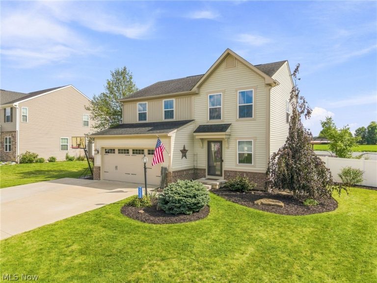 7230 Crusader Street, Massillon, OH - Photo 2
