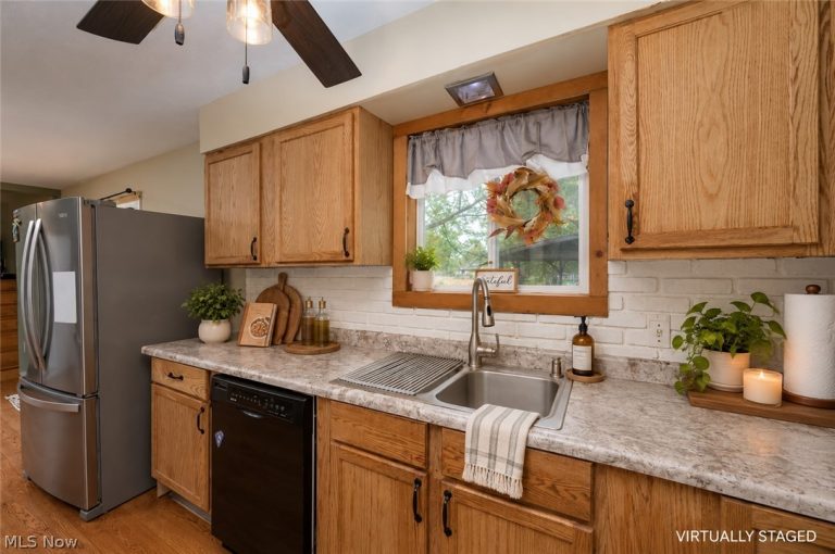 1432 Melbourne Road, Vienna, OH - Photo 8