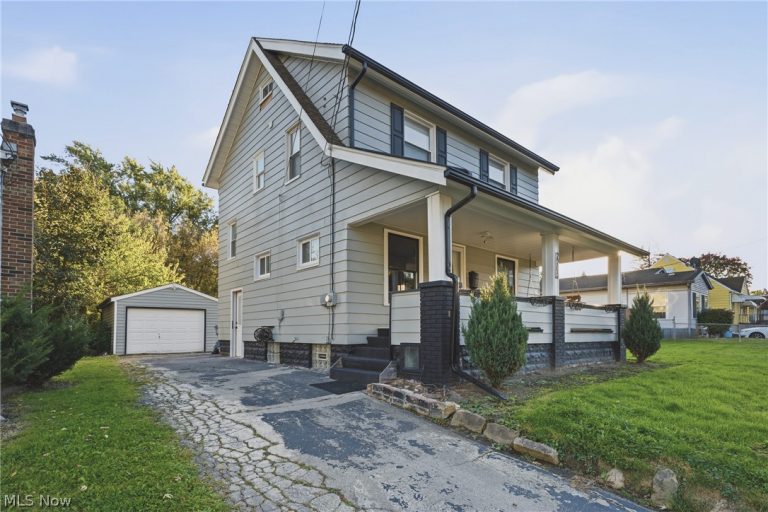 2205 Burbank Avenue, Youngstown, OH - Photo 3