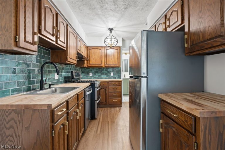 25735 Lorain Road #210, North Olmsted, OH - Photo 4