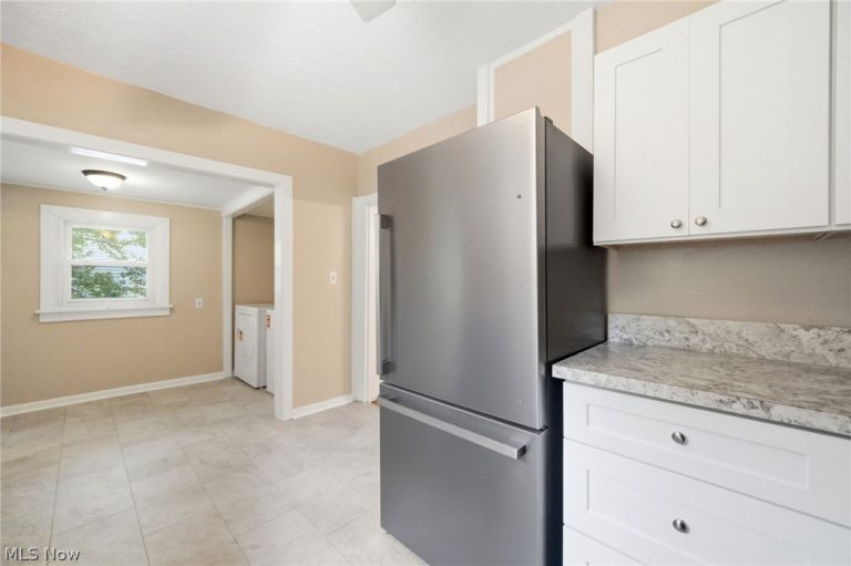 6917 Daisy Avenue, Brecksville, OH - Photo 4
