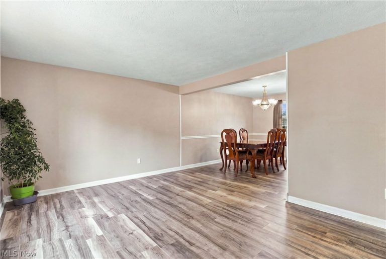 1005 Deepwood Drive, Macedonia, OH - Photo 4