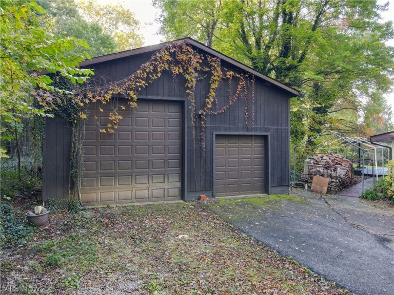 2878 Sunnybrook Road, Mogadore, OH - Photo 3