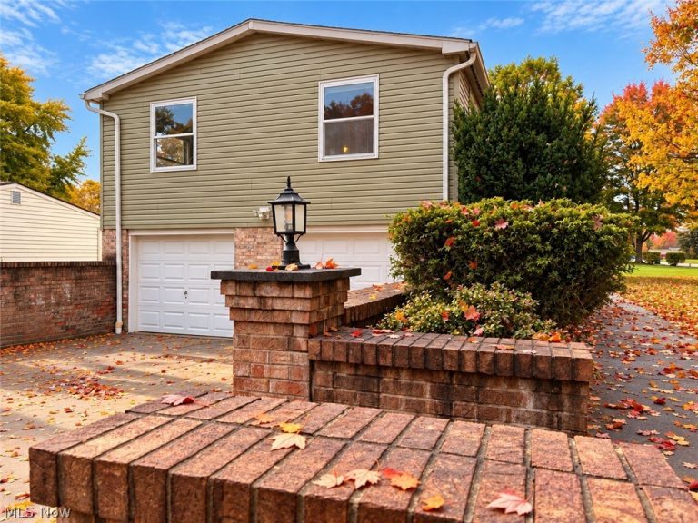 500 Aurora Drive, Youngstown, OH - Photo 3