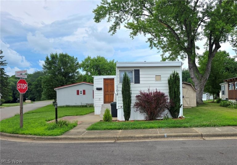 104 Tarpon Circle, New Philadelphia, OH - Photo 2