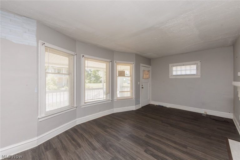 10937-10929 Massie Avenue, Cleveland, OH - Photo 6