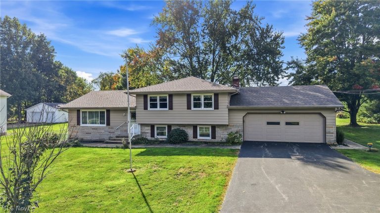 6741 Leffingwell Road, Canfield, OH, 44406