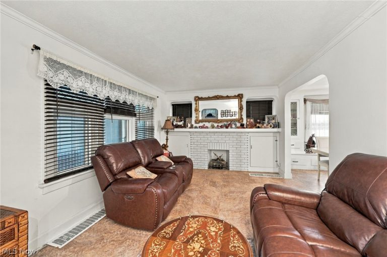 17816 Woodbury Avenue, Cleveland, OH - Photo 6