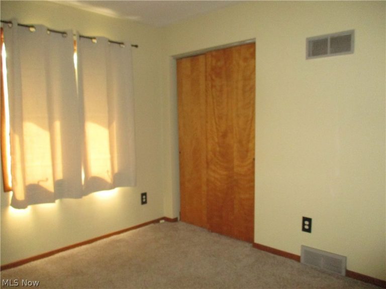 650-652 Liberty Street, Girard, OH - Photo 8