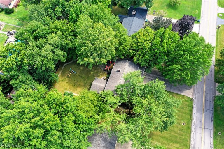 5841 Sampson Drive, Girard, OH - Photo 2