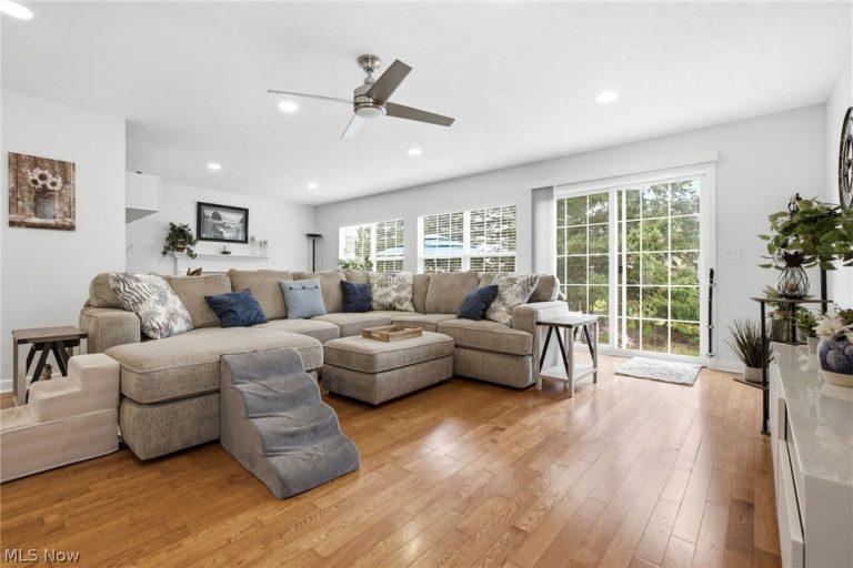 37022 Fairfield Lane, North Ridgeville, OH - Photo 4