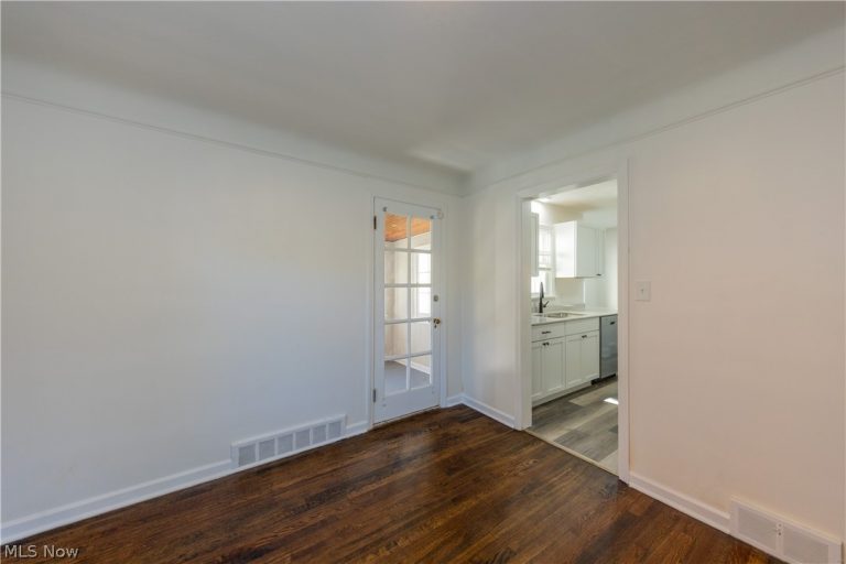 1171 Castleton Road, Cleveland Heights, OH - Photo 8
