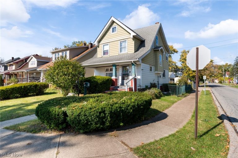 13513 Maplerow Avenue, Garfield Heights, OH, 44105