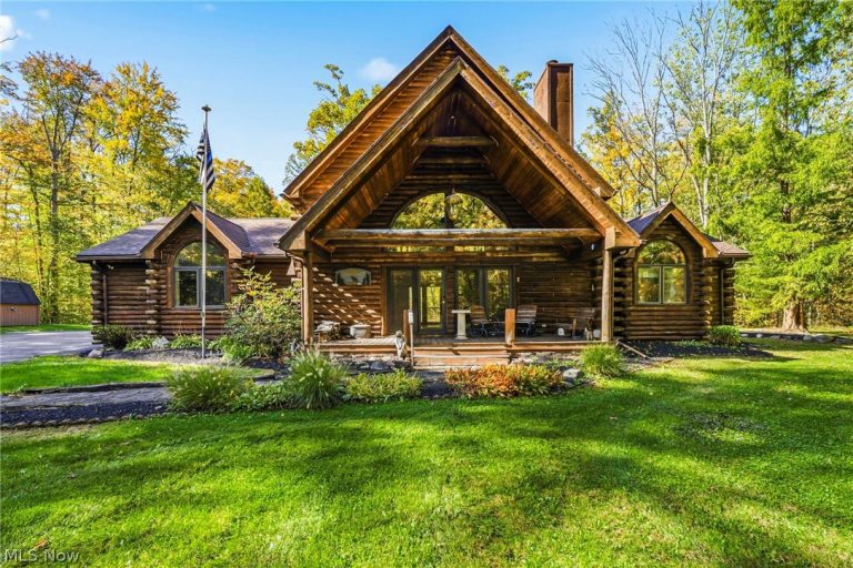8520 Woodhill Drive, Chardon, OH, 44024