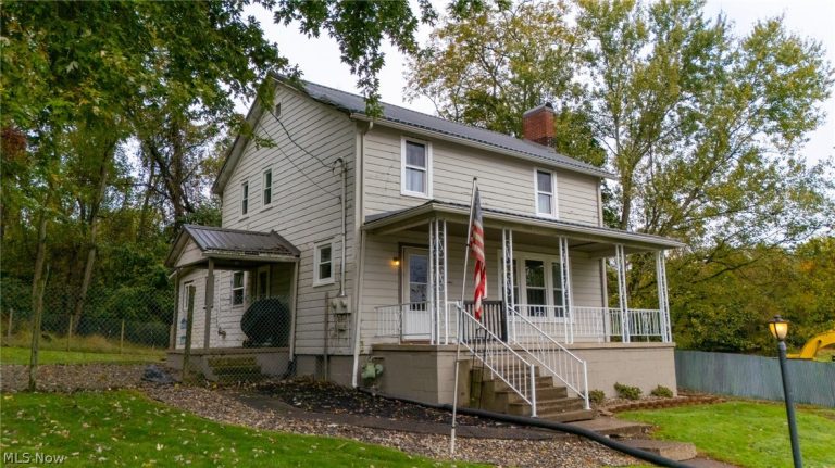 112 Spring Street, St Clairsville, OH - Photo 2
