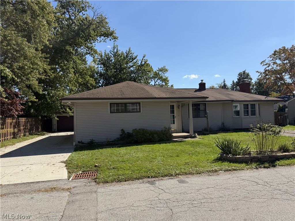 35952 Lakomis Drive, Eastlake, OH