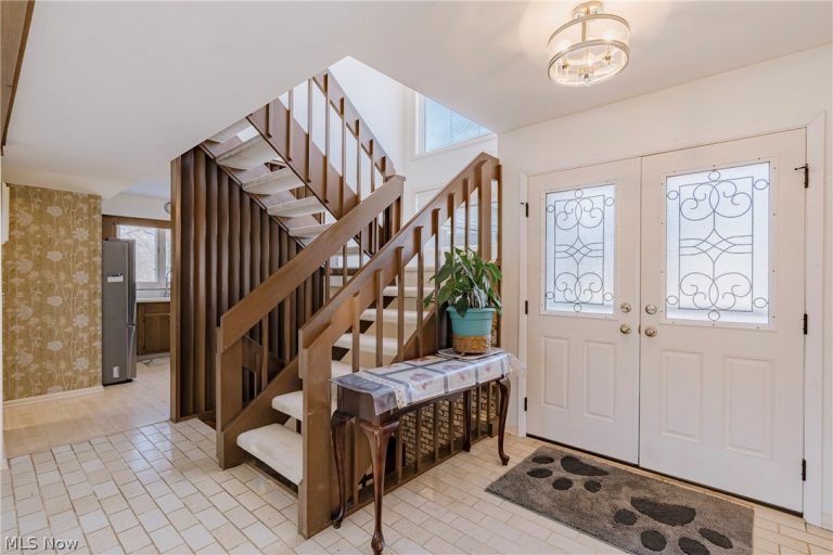 6919 Woodwalk Drive #38, Brecksville, OH - Photo 4