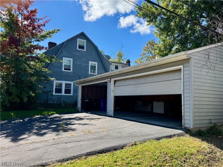 3633 Cedarbrook Road, University Heights, OH - Photo 6