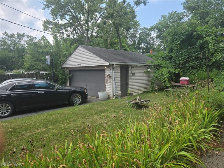 17419 Glendale, Cleveland, OH - Photo 2