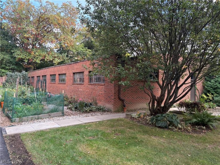 16300 Van Aken Boulevard #202A, Shaker Heights, OH - Photo 6