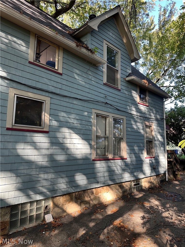 947 Woodview Road, Cleveland Heights, OH - Photo 4