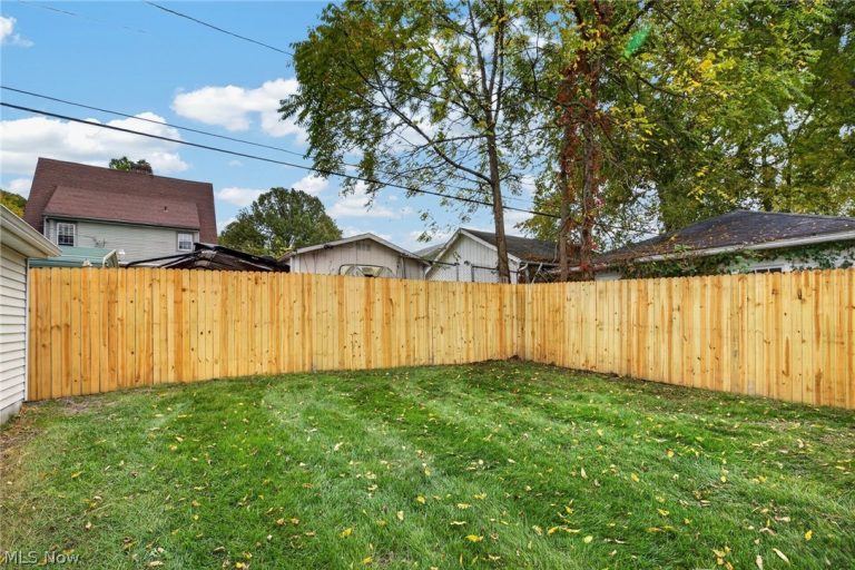 733 Roslyn Avenue, Akron, OH - Photo 6