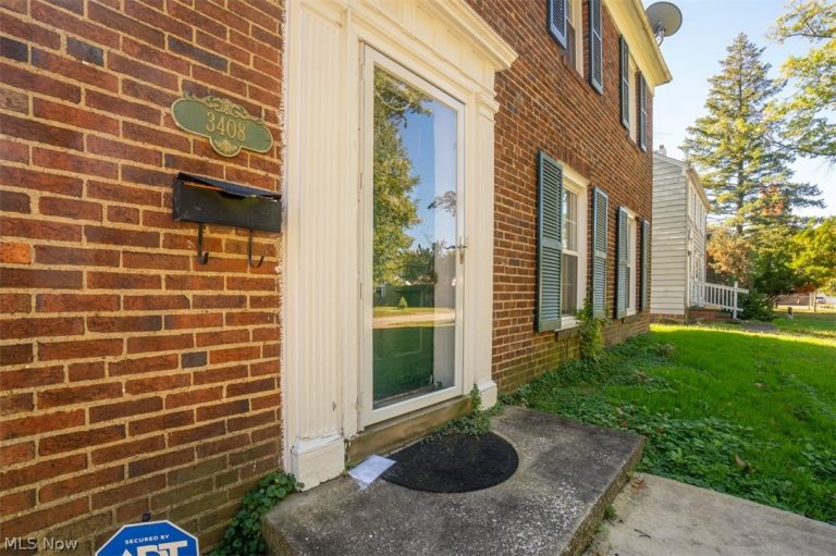 3408 Thorne Road, Cleveland Heights, OH - Photo 2