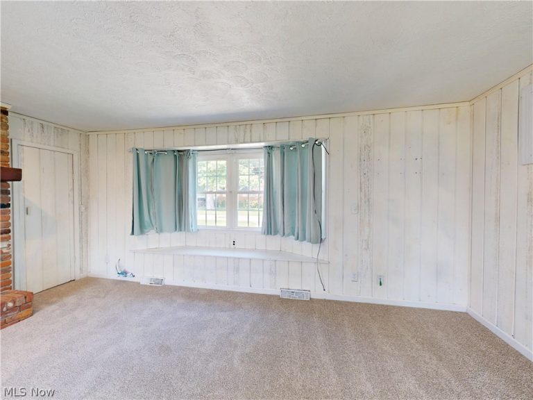 35952 Lakomis Drive, Eastlake, OH - Photo 4