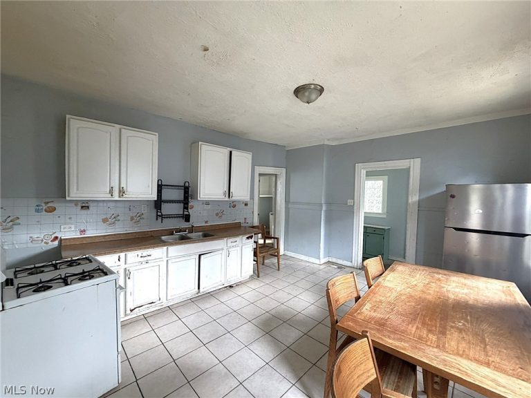 3283 54th Street, Cleveland, OH - Photo 2