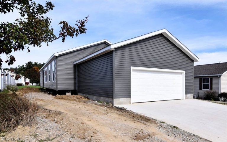 981 Stonemill Drive, Chardon, OH, 44024