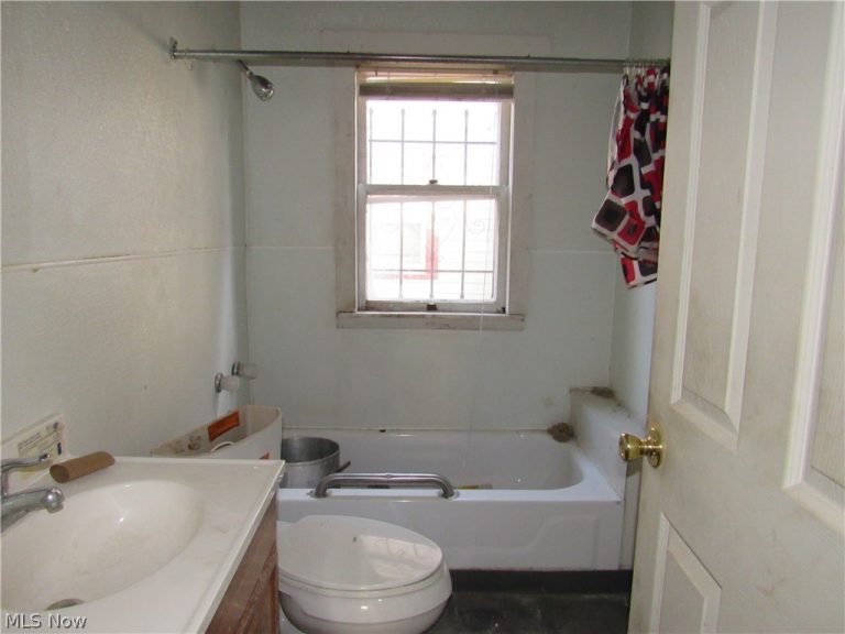 863 Eddy Road, Cleveland, OH - Photo 5