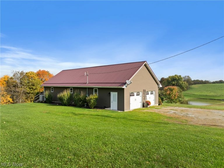 70550 Crescent Road, St Clairsville, OH - Photo 4