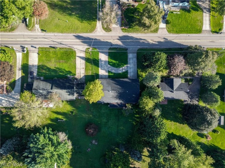 3575 Perry Drive, Massillon, OH - Photo 8