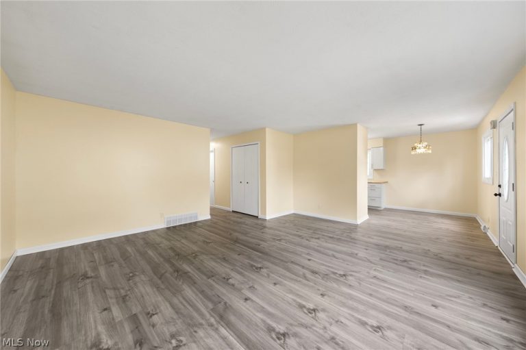 210 Magnolia Avenue, Northfield, OH - Photo 2