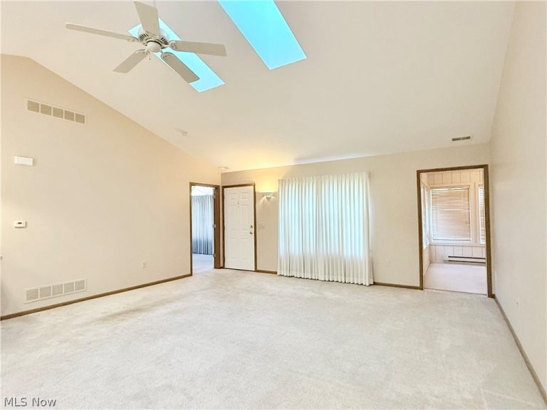 1460 Laurenbrook Lane, Massillon, OH - Photo 3