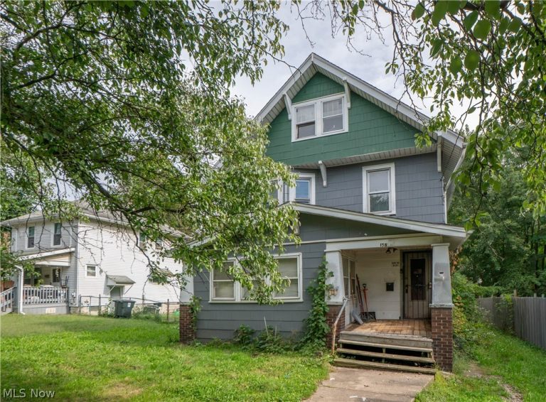 156 Colony Crescent, Akron, OH, 44305