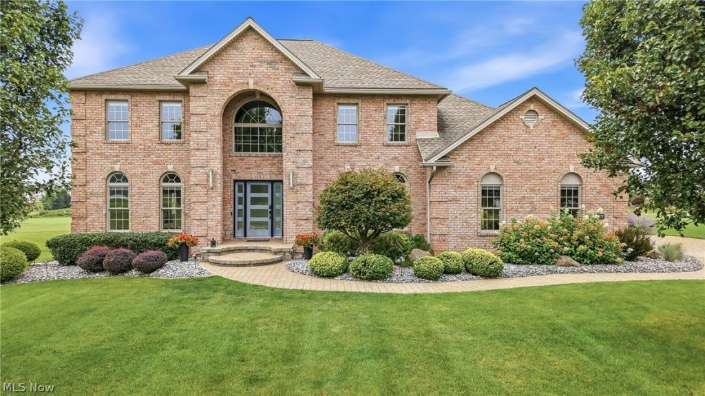 157 Homestead Drive, Columbiana, OH
