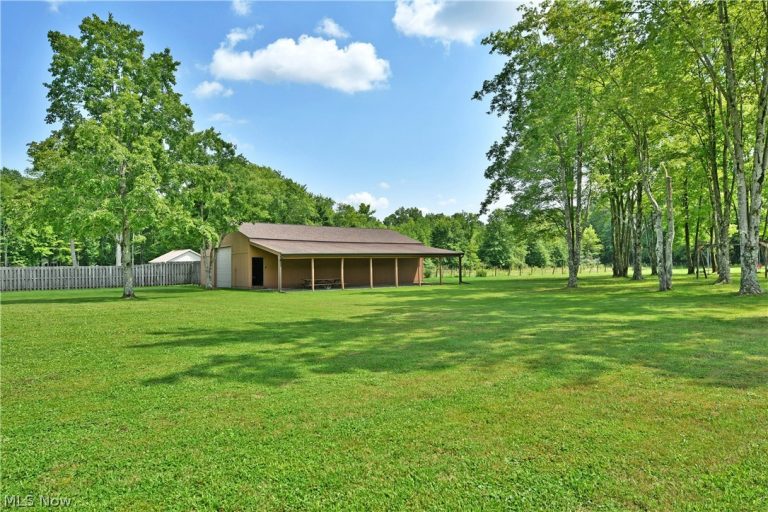 5212 King Graves Road, Vienna, OH - Photo 4